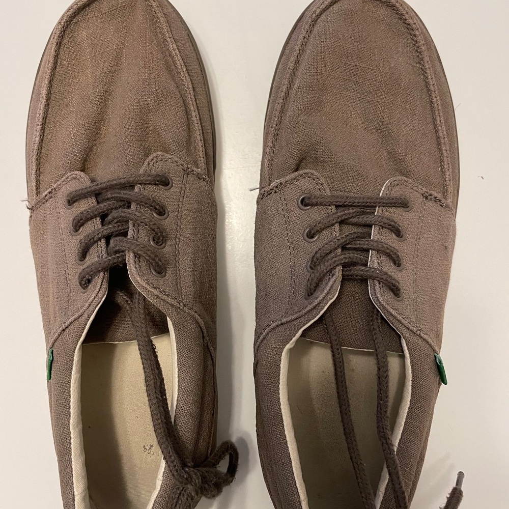 Men’s size 12 canvas Sanuk shoes
